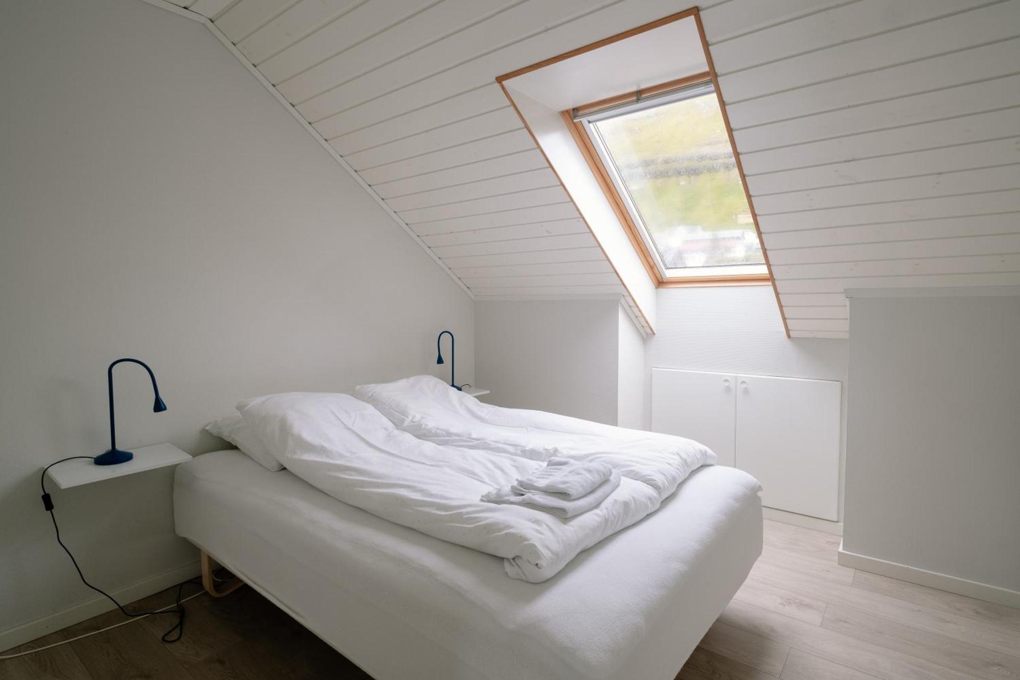 Spacious City Center Home By The Sea Klaksvík Exterior foto